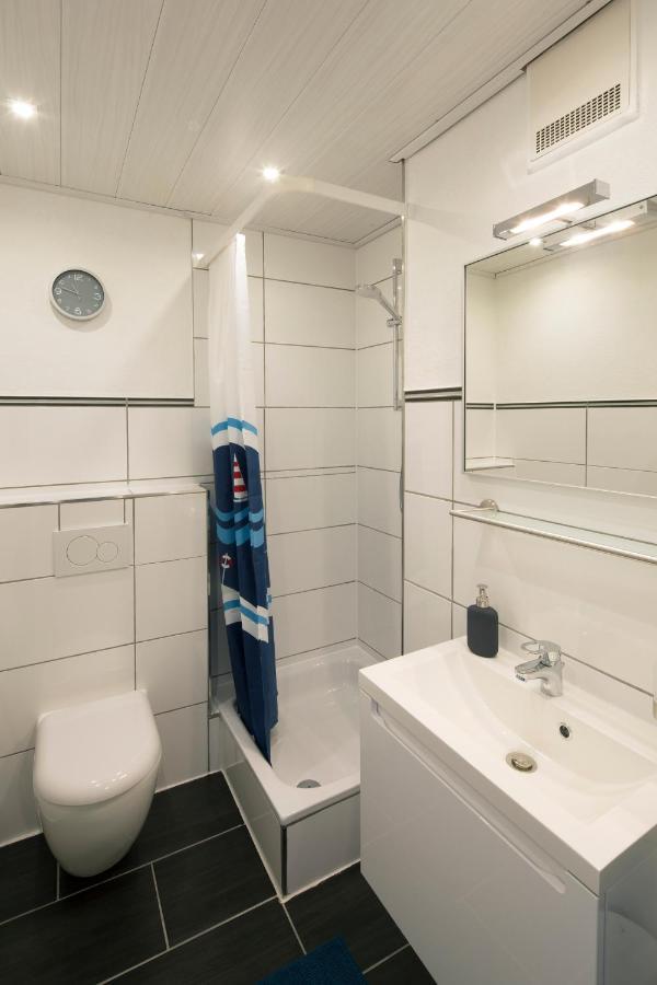 Exklusives Apartment Inklusive Netflix Und Parkplatz Karlsruhe Exterior foto